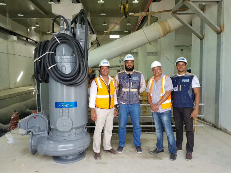 Equipo en instalación de bombeo de aguas residuales de Solsanit